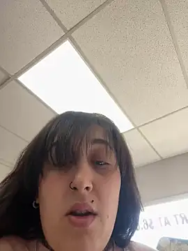 Snapshot of ThicBunz chatting on 03.10.25 ThicBunz online show from 03.10.25