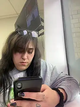 Snapshot of ThicBunz chatting on 03.17.25 ThicBunz online show from 03.17.25