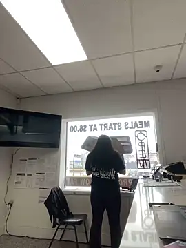 Snapshot of ThicBunz chatting on 03.20.25 ThicBunz online show from 03.20.25