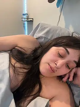 Snapshot of ThicBunz chatting on 03.22.25 ThicBunz online show from 03.22.25