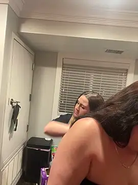 Snapshot of ThicBunz chatting on 03.23.25 ThicBunz online show from 03.23.25