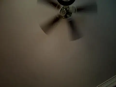 Snapshot of ThicBunz chatting on 09.09.25 ThicBunz online show from 09.09.25