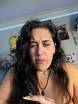 Snapshot of ThicBunz chatting on 09.15.25 ThicBunz online show from 09.15.25