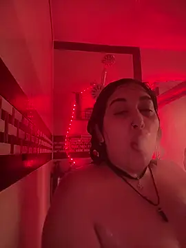 Snapshot of ThicBunz chatting on 09.18.25 ThicBunz online show from 09.18.25