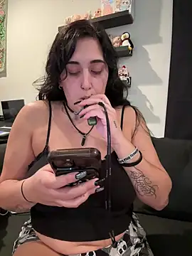 Snapshot of ThicBunz chatting on 09.26.25 ThicBunz online show from 09.26.25