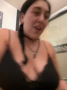 Snapshot of ThicBunz chatting on 09.28.25 ThicBunz online show from 09.28.25