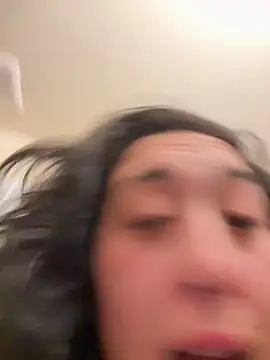 Snapshot of ThicBunz chatting on 10.05.25 ThicBunz online show from 10.05.25