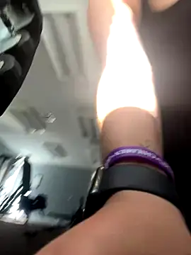 Snapshot of ThicBunz chatting on 10.16.25 ThicBunz online show from 10.16.25