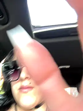 Snapshot of ThicBunz chatting on 10.19.25 ThicBunz online show from 10.19.25