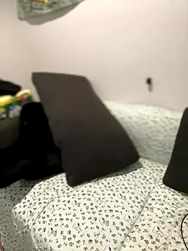 Snapshot of ThicBunz chatting on 10.28.25 ThicBunz online show from 10.28.25