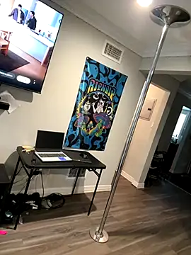 Snapshot of ThicBunz chatting on 11.03.25 ThicBunz online show from 11.03.25