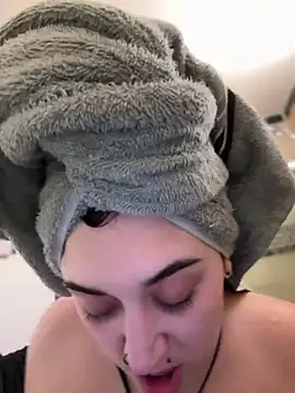 ThicBunz online show from 11.16.25