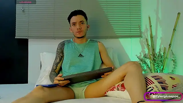 Snapshot of Tylergiuseppe_ chatting on 12.13.24 Tylergiuseppe  online show from 12.13.24
