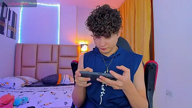 Snapshot of Nathan_Bluee chatting on 02.11.25 Nathan Bluee online show from 02.11.25