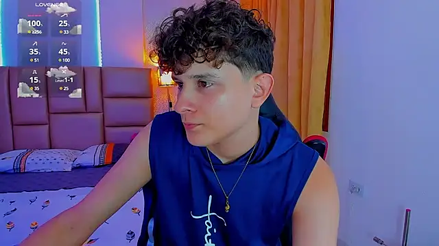 Snapshot of Nathan_Bluee chatting on 02.20.25 Nathan Bluee online show from 02.20.25