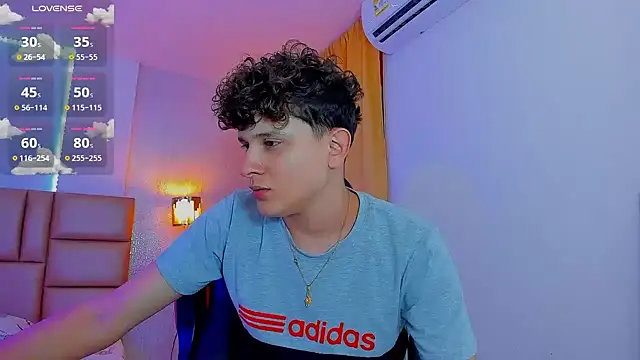 Snapshot of Nathan_Bluee chatting on 03.05.25 Nathan Bluee online show from 03.05.25