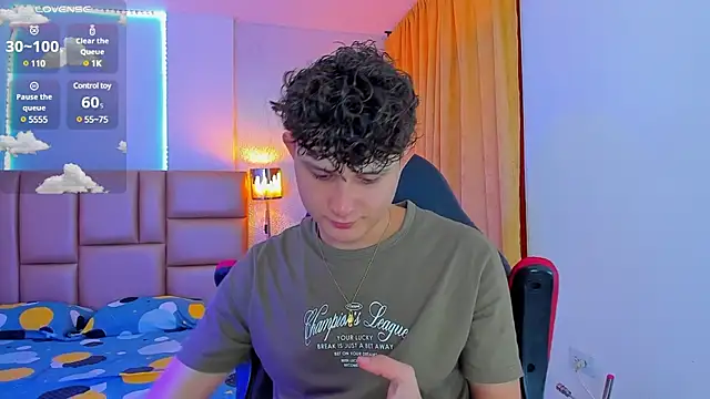 Snapshot of Nathan_Bluee chatting on 03.12.25 Nathan Bluee online show from 03.12.25