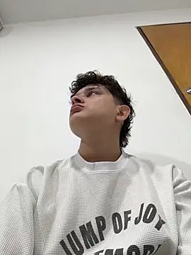 Snapshot of Nathan_Bluee chatting on 10.10.25 Nathan Bluee online show from 10.10.25