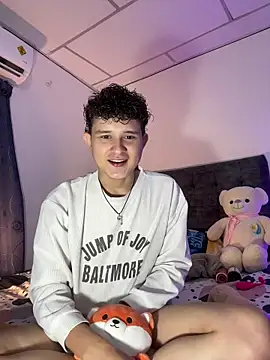 Snapshot of Nathan_Bluee chatting on 10.28.25 Nathan Bluee online show from 10.28.25