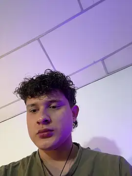 Snapshot of Nathan_Bluee chatting on 10.30.25 Nathan Bluee online show from 10.30.25