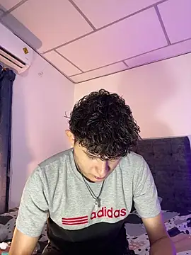 Snapshot of Nathan_Bluee chatting on 11.05.25 Nathan Bluee online show from 11.05.25