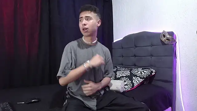 sexybat twink online show from 12.10.24