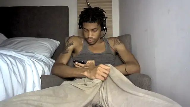 Snapshot of Skinnyblackman chatting on 05.13.26 Skinnyblackman online show from 05.13.26