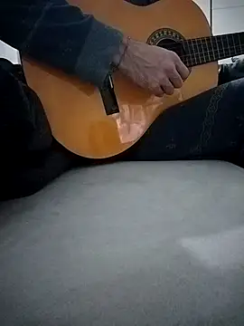 Snapshot of Meriozoro chatting on 10.30.25 Meriozoro online show from 10.30.25