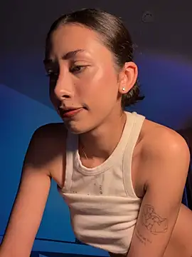 Snapshot of Sophiehii chatting on 03.26.26 Sophiehii online show from 03.26.26
