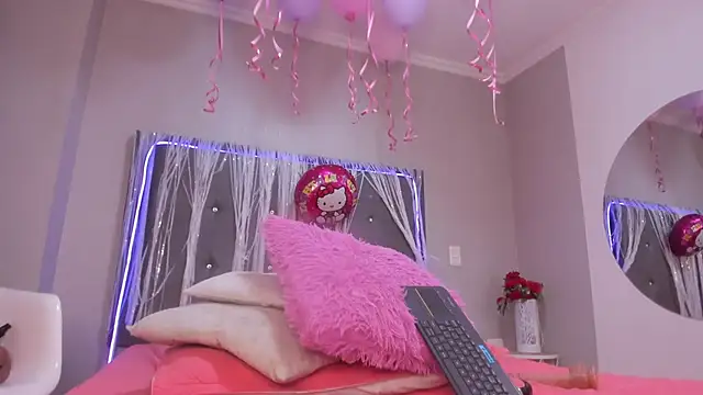 Snapshot of emma_lye chatting on 11.09.25 emma lye online show from 11.09.25