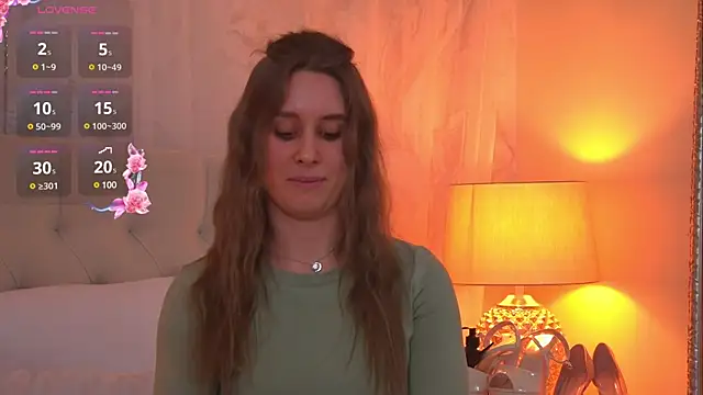 Snapshot of AmandaPirs chatting on 12.29.24 AmandaPirs online show from 12.29.24