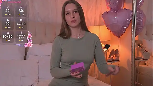 Snapshot of AmandaPirs chatting on 02.13.25 AmandaPirs online show from 02.13.25