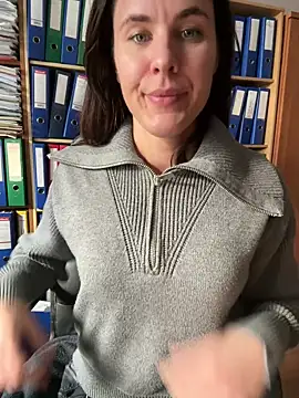 Sara darling online show from 03.17.25