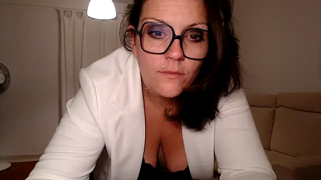 Snapshot of vagina02cam chatting on 10.27.25 vagina02cam online show from 10.27.25