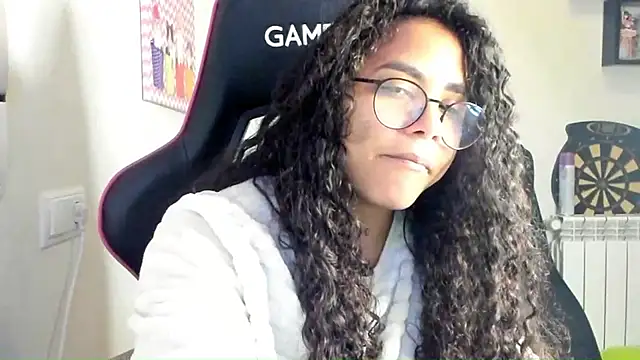 Snapshot of Ama_music chatting on 01.16.26 Ama music online show from 01.16.26