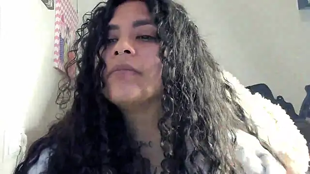 Snapshot of Ama_music chatting on 02.08.26 Ama music online show from 02.08.26