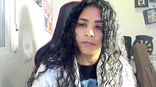 Snapshot of Ama_music chatting on 02.10.26 Ama music online show from 02.10.26