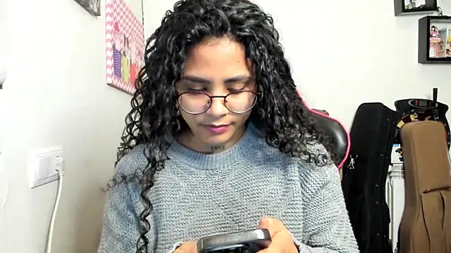 Snapshot of Ama_music chatting on 02.19.26 Ama music online show from 02.19.26