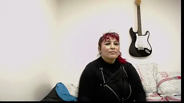 Snapshot of amydeepqueen chatting on 05.06.26 amydeepqueen online show from 05.06.26