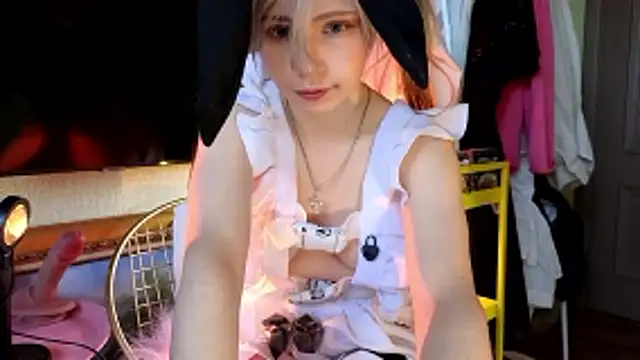 Moon Lollie  online show from 01.19.26