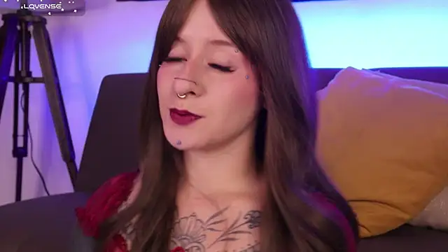 Snapshot of Daarlene chatting on 11.07.25 Daarlene online show from 11.07.25