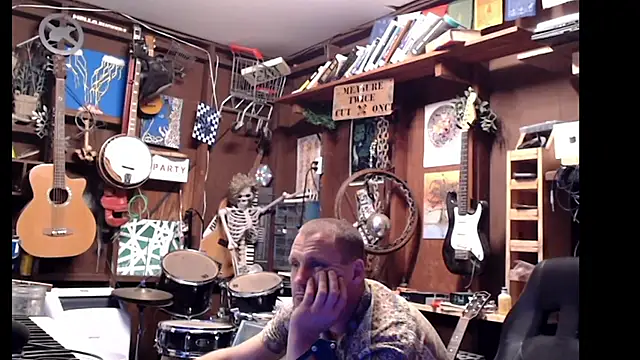 Snapshot of itsjameswebbscope chatting on 09.25.25 itsjameswebbscope online show from 09.25.25