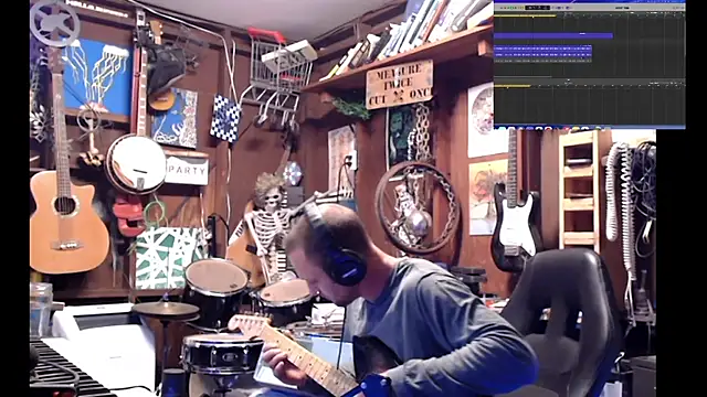 Snapshot of itsjameswebbscope chatting on 09.29.25 itsjameswebbscope online show from 09.29.25