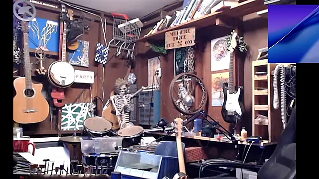 Snapshot of itsjameswebbscope chatting on 10.01.25 itsjameswebbscope online show from 10.01.25