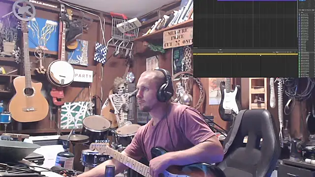 Snapshot of itsjameswebbscope chatting on 10.03.25 itsjameswebbscope online show from 10.03.25