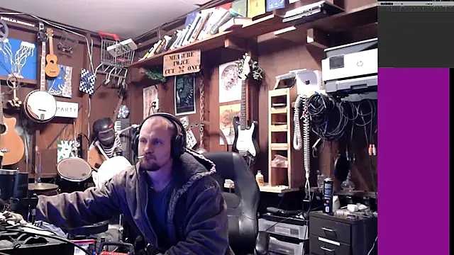 Snapshot of itsjameswebbscope chatting on 10.20.25 itsjameswebbscope online show from 10.20.25