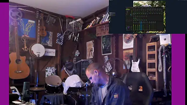 Snapshot of itsjameswebbscope chatting on 10.21.25 itsjameswebbscope online show from 10.21.25