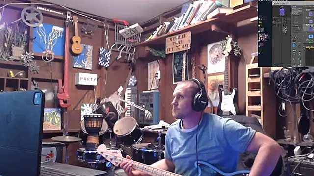 Snapshot of itsjameswebbscope chatting on 11.03.25 itsjameswebbscope online show from 11.03.25