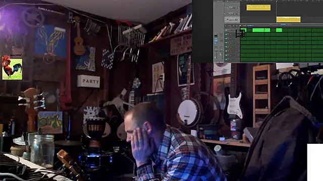 Snapshot of itsjameswebbscope chatting on 11.06.25 itsjameswebbscope online show from 11.06.25