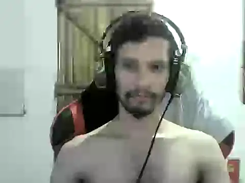 Snapshot of LucasMarcelo85 chatting on 12.23.24 LucasMarcelo85 online show from 12.23.24